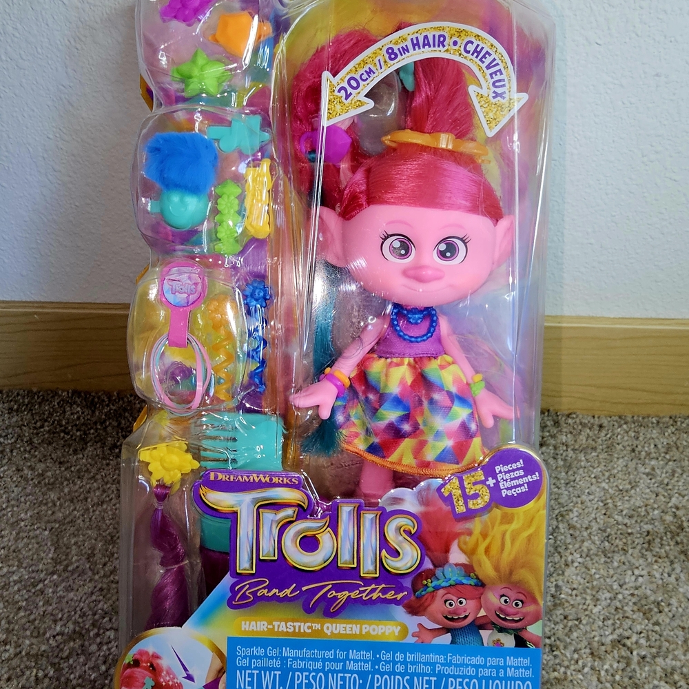Trolls Band Together Queen Poppy Doll - Pink
